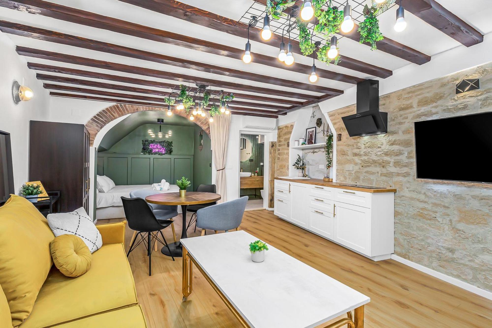 La Bestia Deluxe Studio Apartment روفينج المظهر الخارجي الصورة